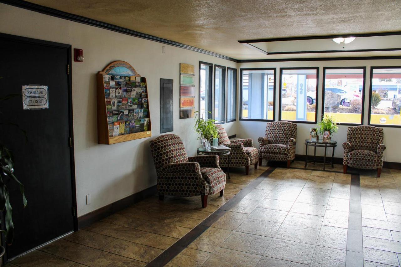 Days Inn By Wyndham Bend Bagian luar foto