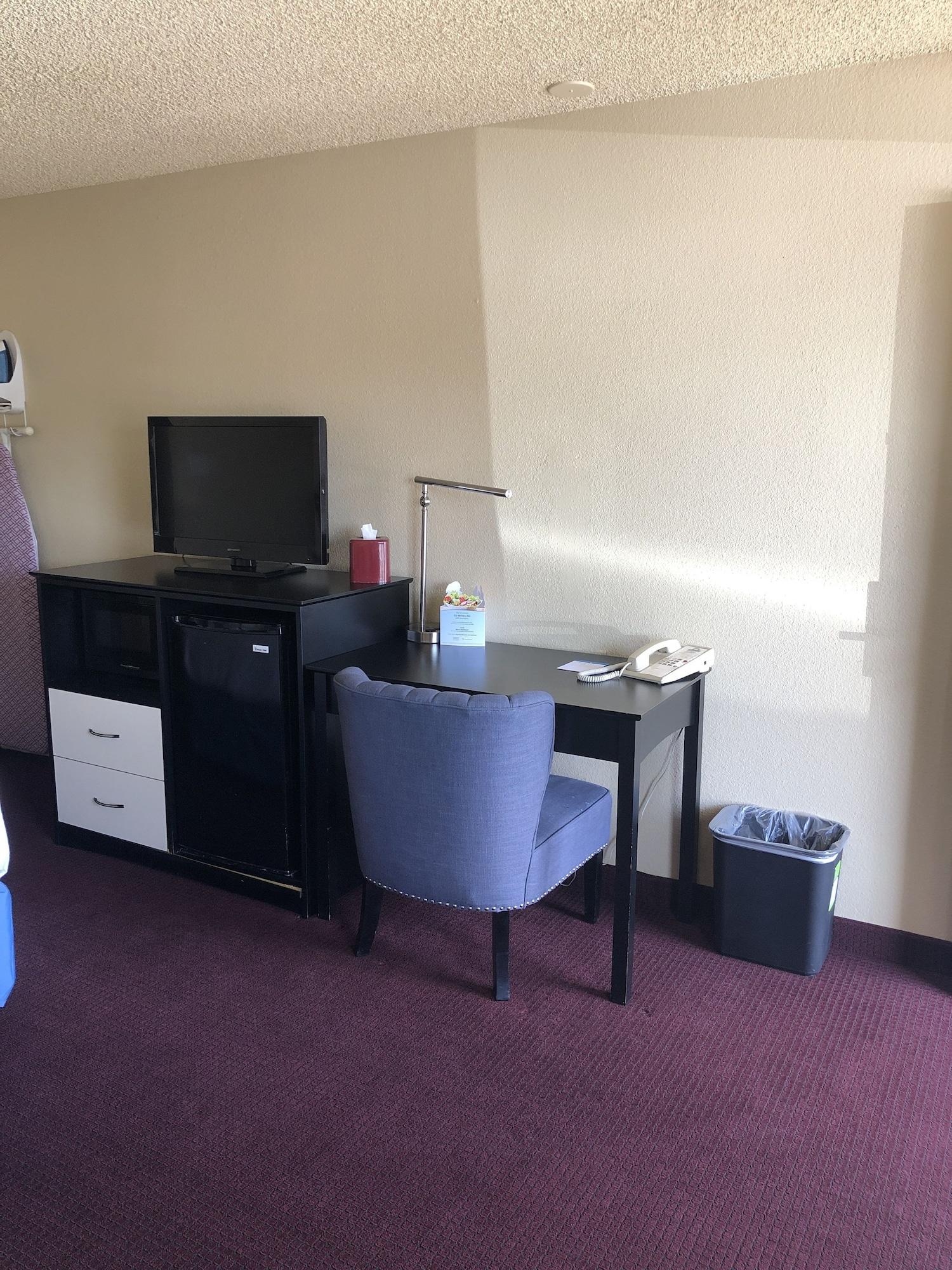 Days Inn By Wyndham Bend Bagian luar foto