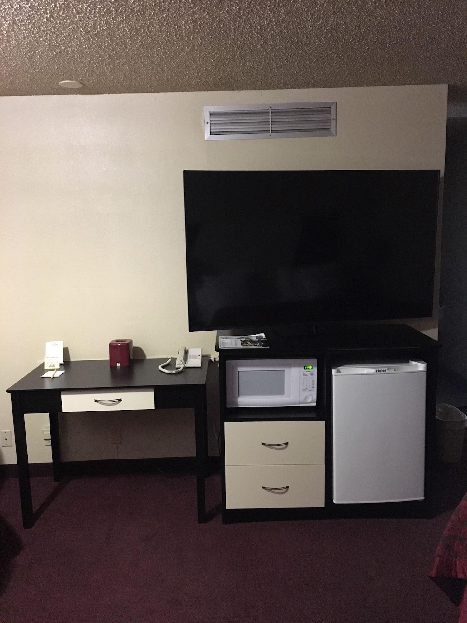 Days Inn By Wyndham Bend Bagian luar foto