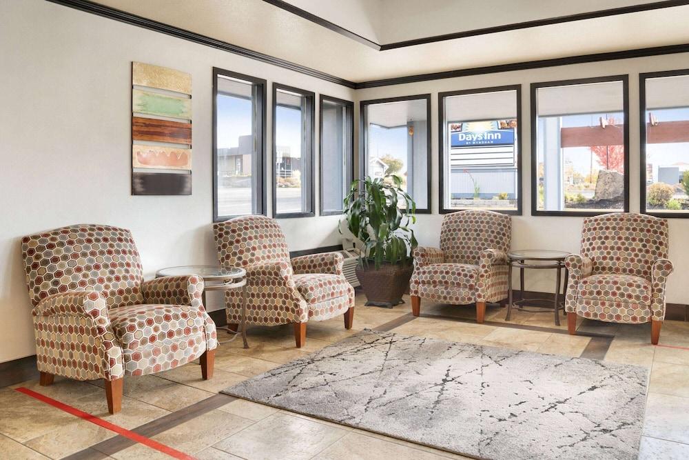 Days Inn By Wyndham Bend Bagian luar foto